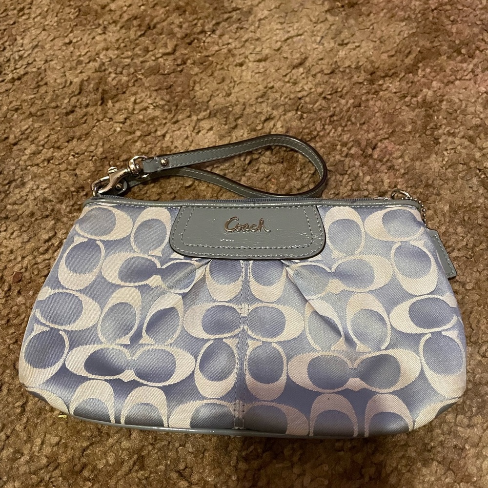 ❗️SOLD❗️Coach Wristlet